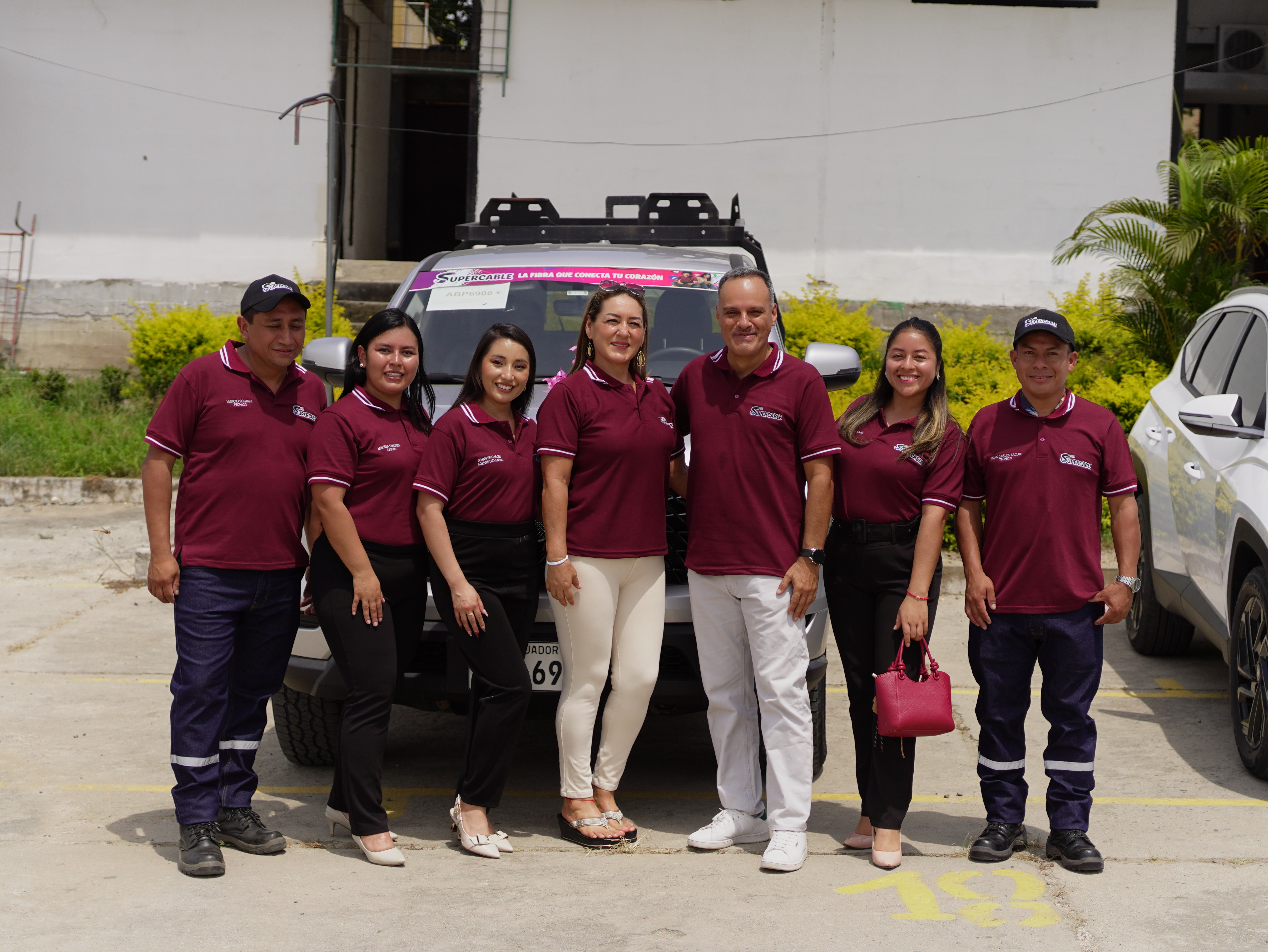 Equipo Supercable con uniformes